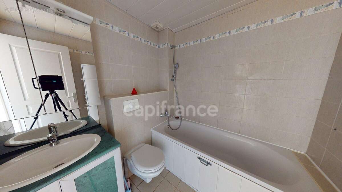 F3 de 72 m² à Corbeil-Essonnes, balcon, cave, RER D - photo 10