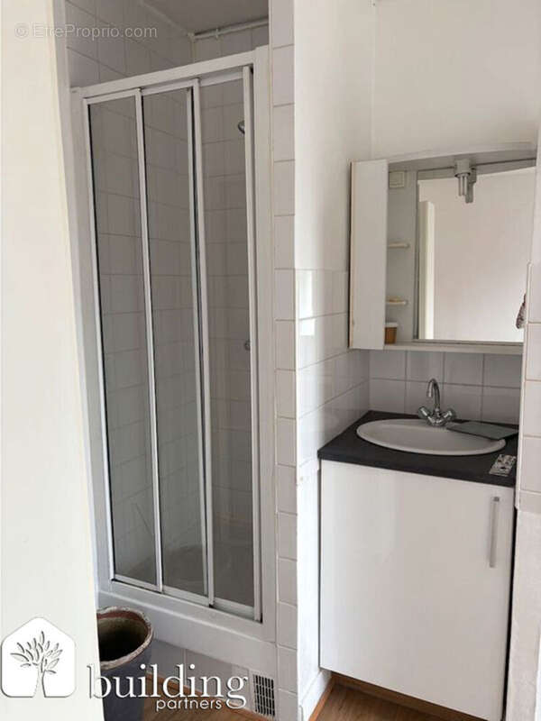 Courcelles Wagram Paris 17ème - Studette 14 m² - photo 2