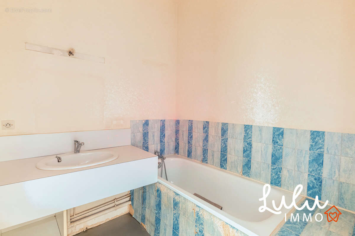 LYON 5 - Appartement T2 de 58m2 - Quartier Saint Jean  - photo 6