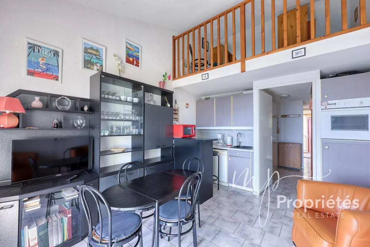 Appartement à CARQUEIRANNE