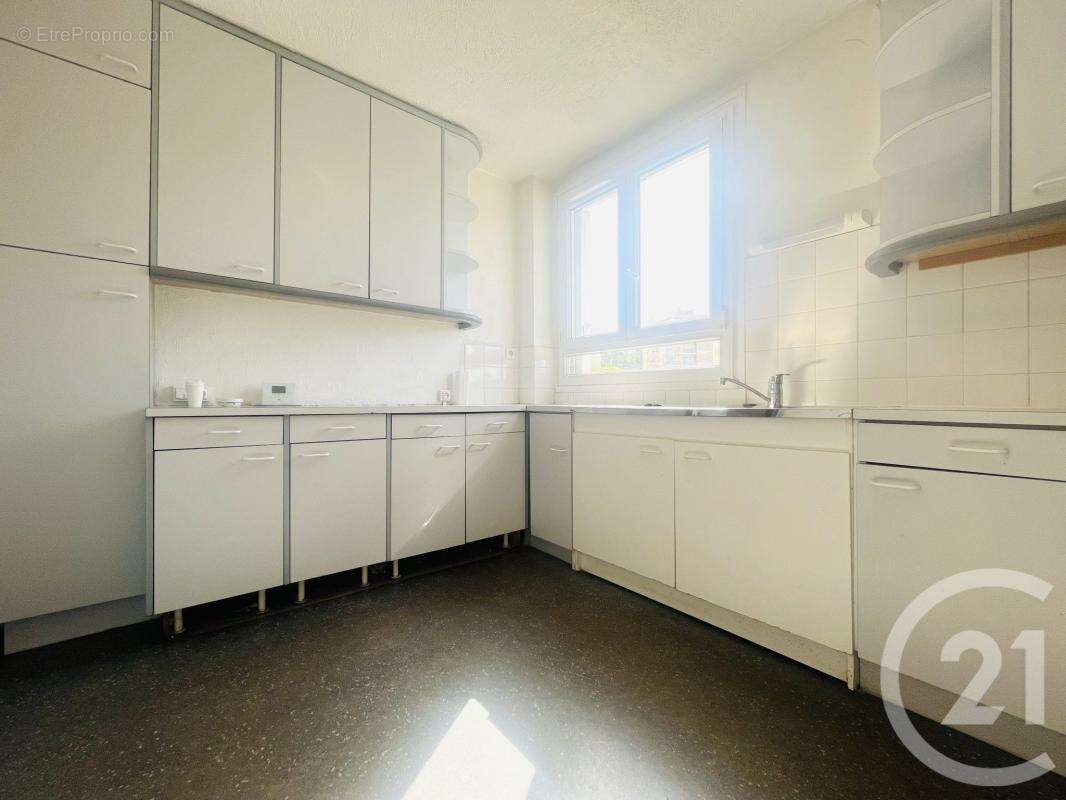 Appartement 107 m² à Limoges  - photo 3