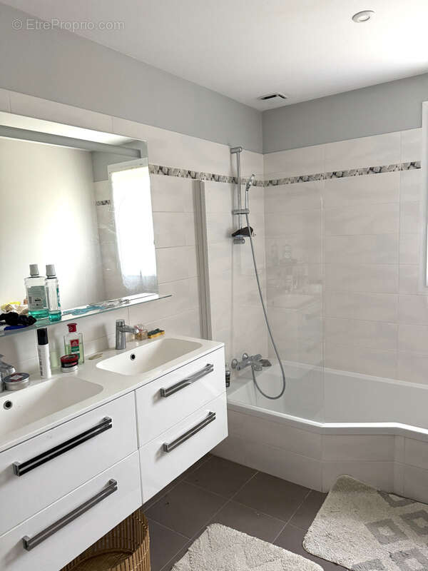 Maison à SAINT-MAURICE-LA-CLOUERE