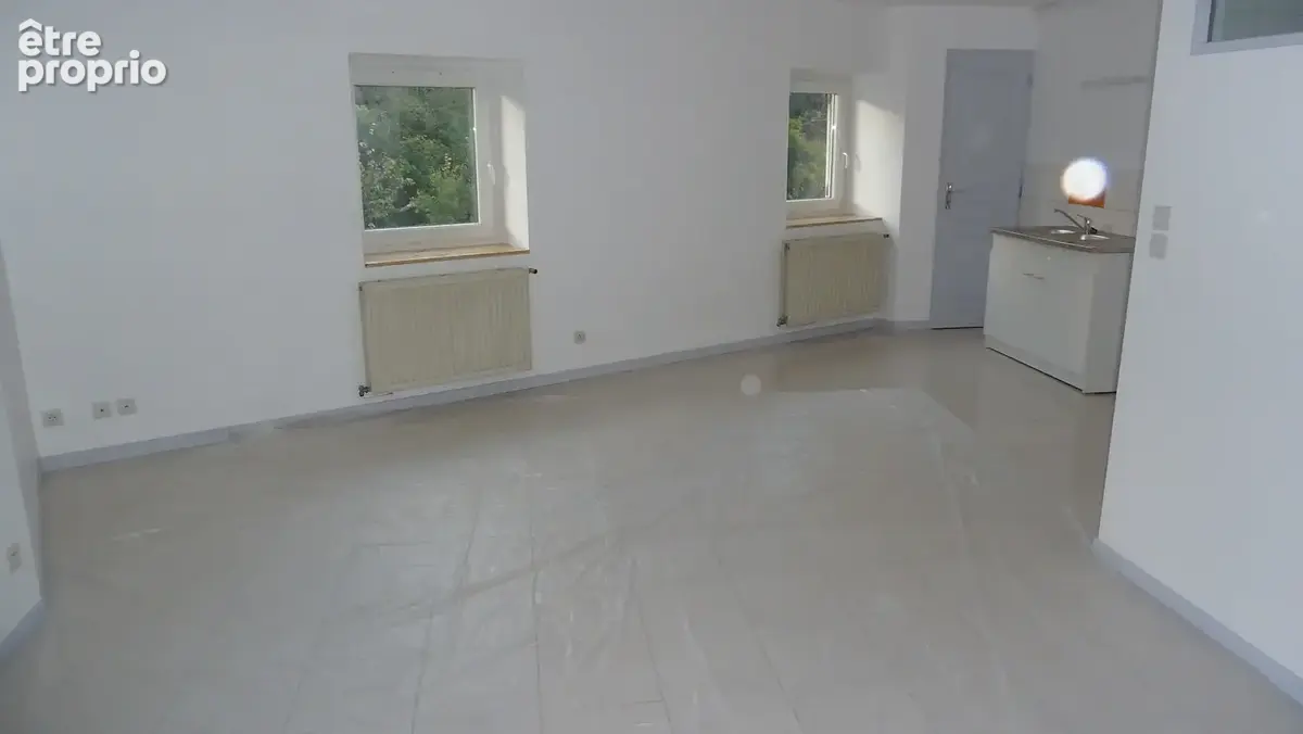 Proche centre-ville, immeuble de rapport avec  4 appartement et  12  lots de parkings. - photo 4