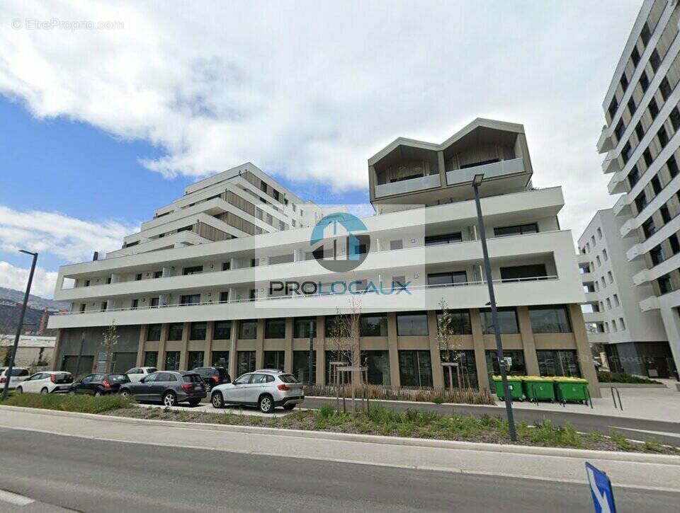 Autre à LE PONT-DE-CLAIX