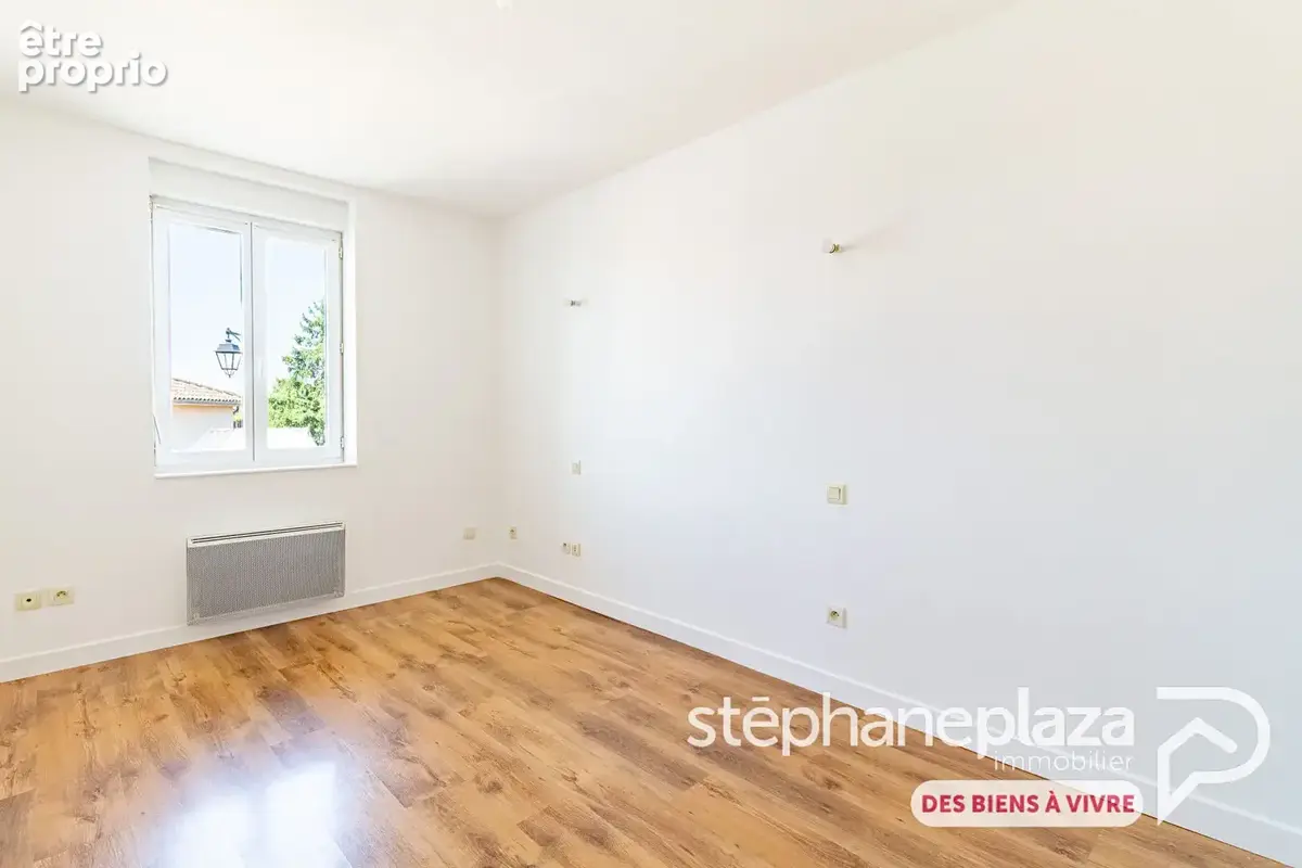 Maison de village avec 220 m² de dépendances  Fort potentiel - photo 9