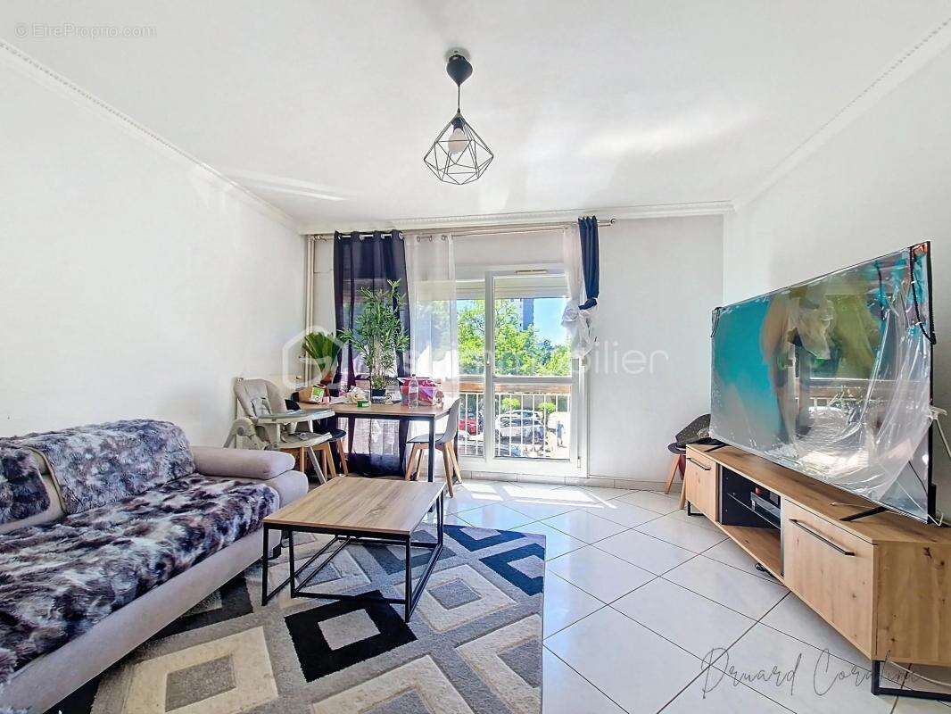 Appartement à LE PONT-DE-CLAIX