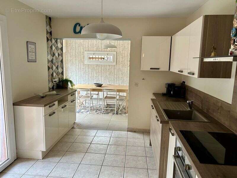 Maison à MONTROND-LES-BAINS