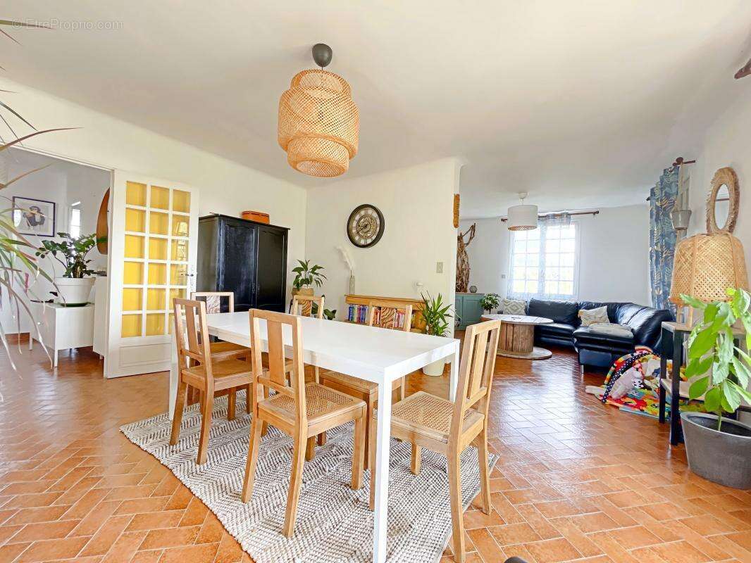 Maison à GREOUX-LES-BAINS