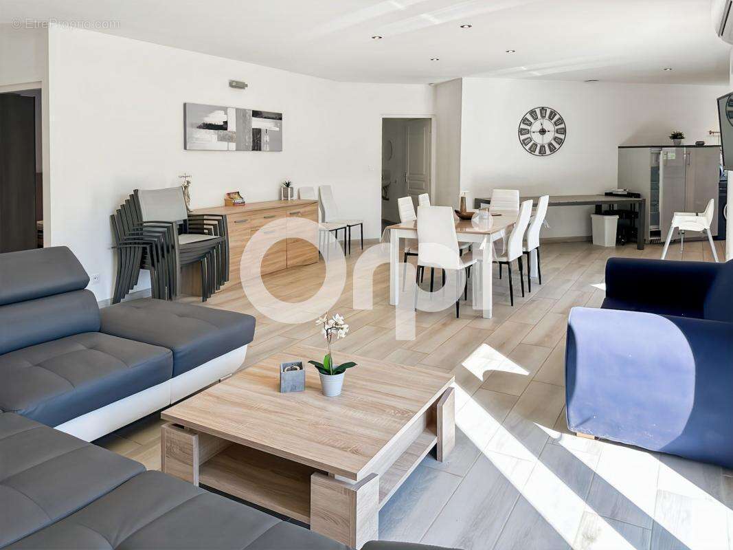 Maison à SAINT-ALBAN-AURIOLLES