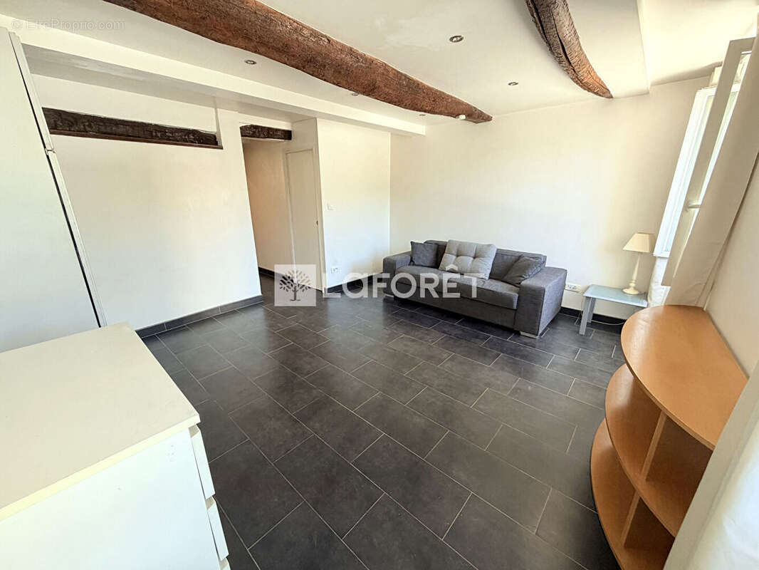 Appartement à VALLAURIS