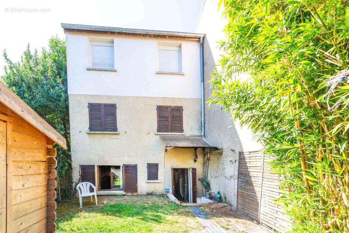 Maison de 5 pièces de 161 m² à Suresnes - photo 12