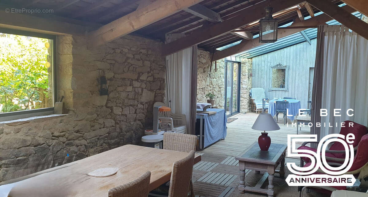 Maison 257 m² à Surzur  - photo 6