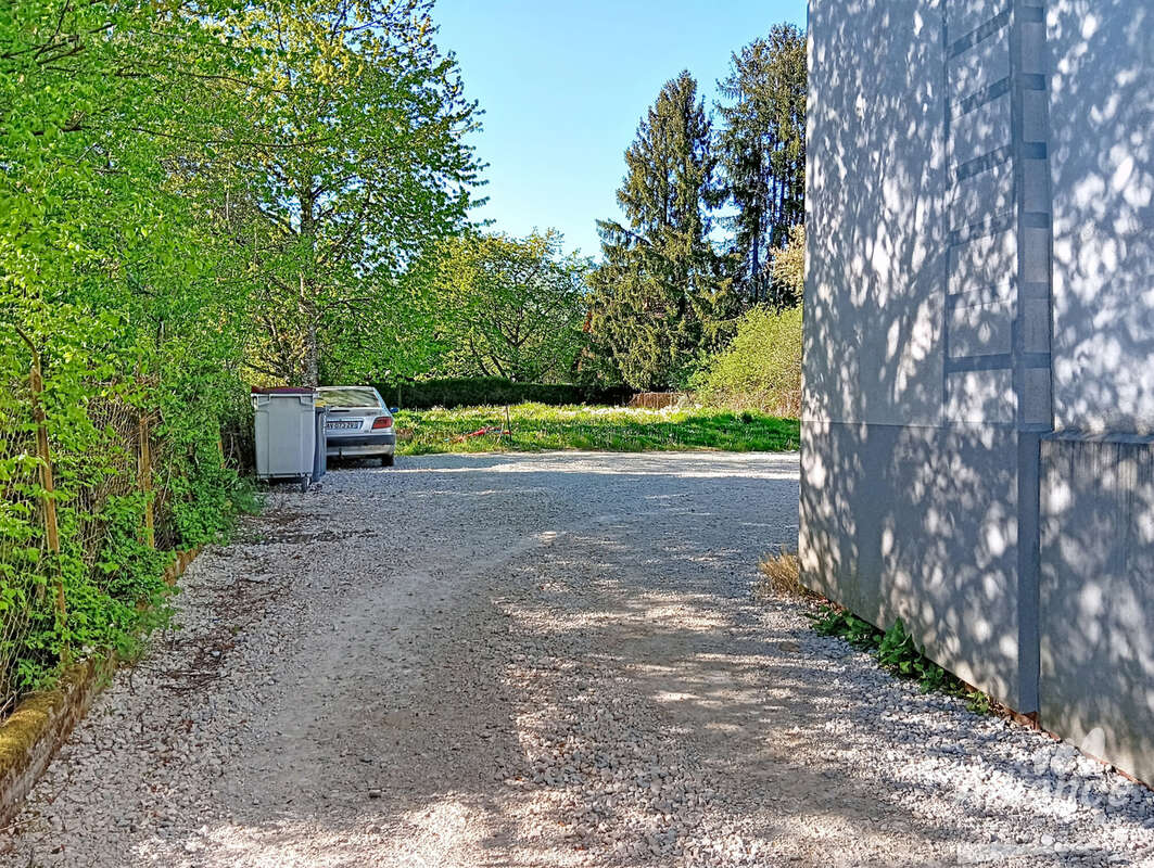 Terrain à MONTREUX-CHATEAU