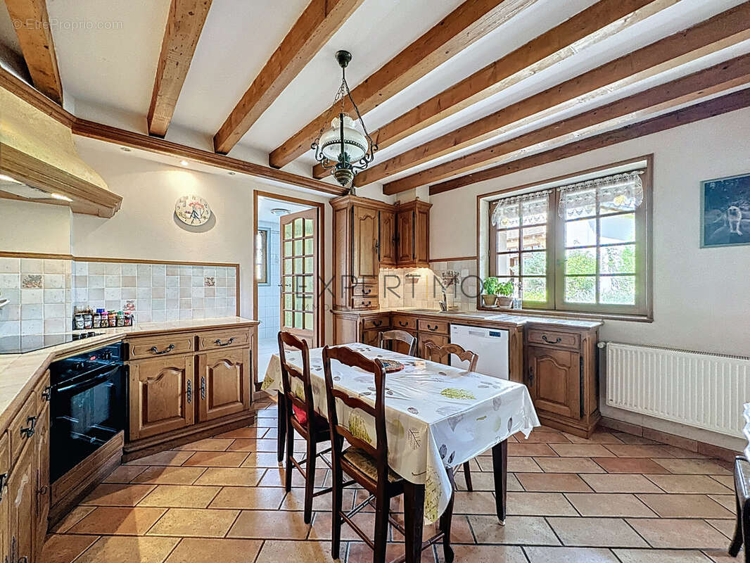 Charmante maison avec 2 gîtes indépendants à Sennecey-le-Grand : Calme, Potentiel et Revenu - photo 6