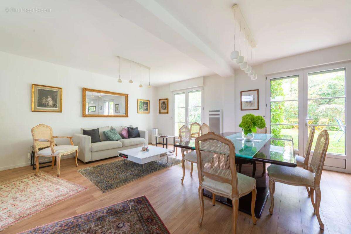 Appartement à GARCHES