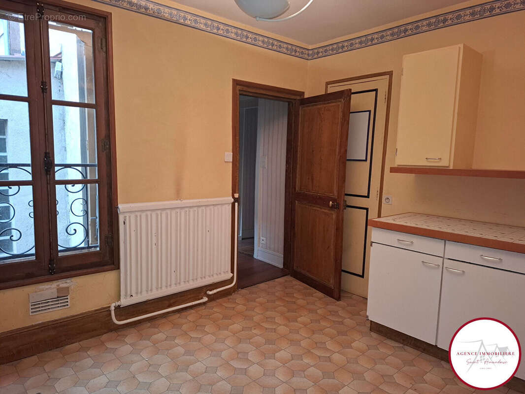 Appartement à SAINT-AMAND-MONTROND