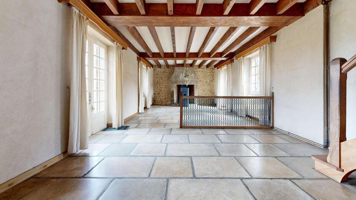 Séjour maison principale - Maison à BEYNAC-ET-CAZENAC