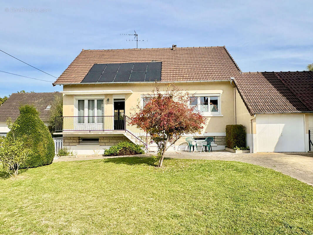 Maison à VULAINES-SUR-SEINE