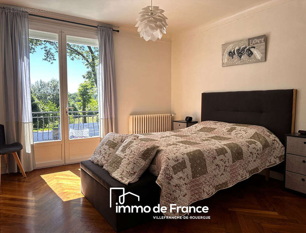 Maison Vailhourles 204 m² habitables, 6 chambres, garage et abri camping-car sur 1075 m² de terrain clos - photo 8
