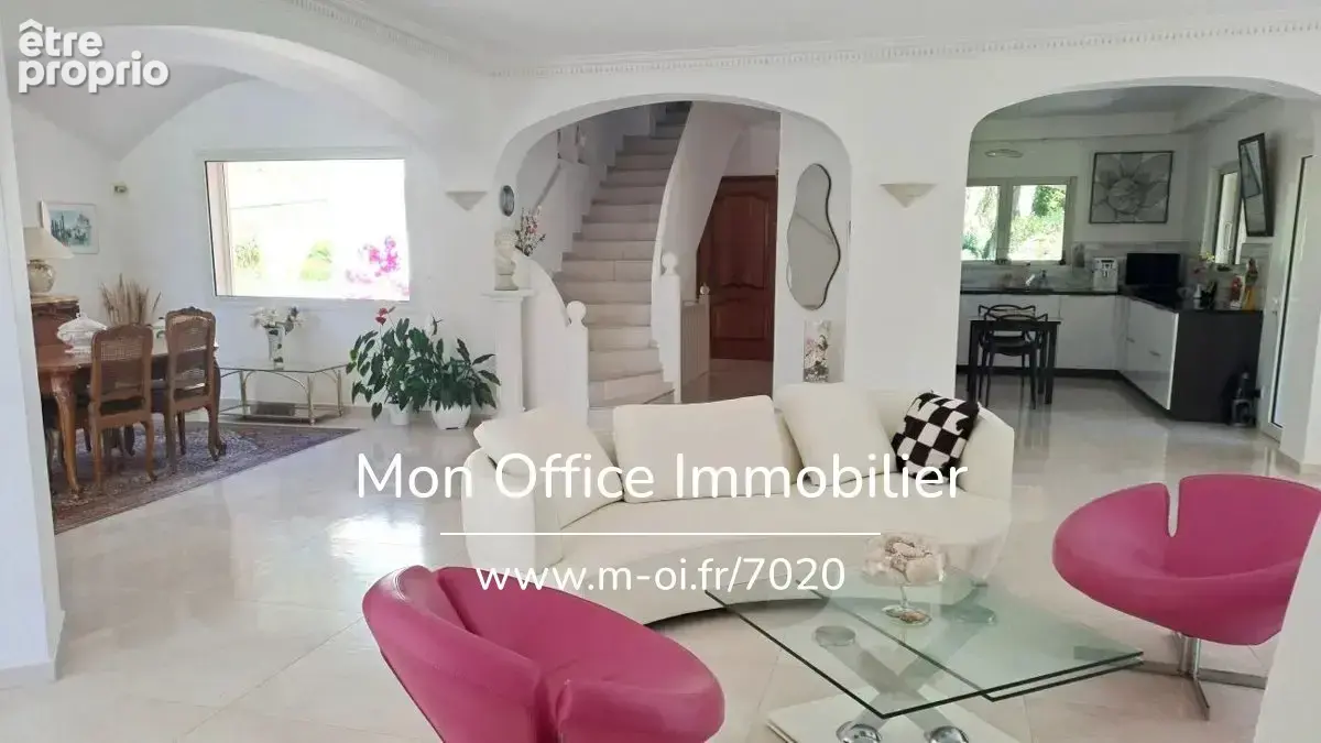 Référence : 7020-VCL - Maison sur 1 hectare avec jardin paysager au Montaiguet - 13590 MEYREUIL - photo 13