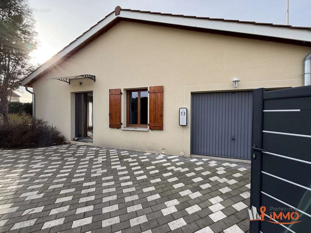 Maison à SURY-LE-COMTAL