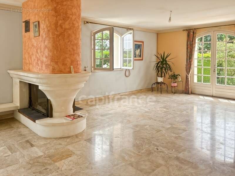 Maison à YVRE-L'EVEQUE