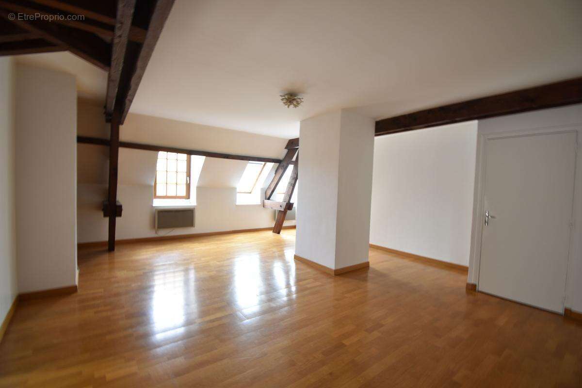 Appartement à COSNE-COURS-SUR-LOIRE