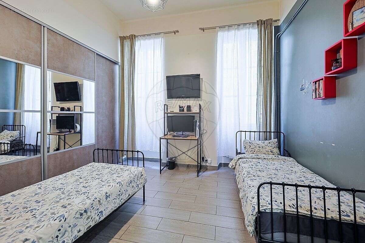 Appartement à MARSEILLE-2E