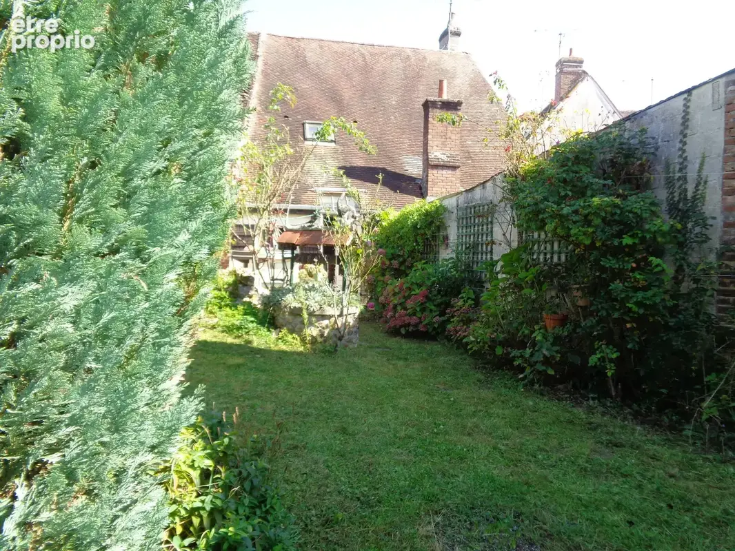 Maison à vendre 4 pièces BLENEAU (89) Maison au cœur du village de Bléneau, jardin et garage - photo 2