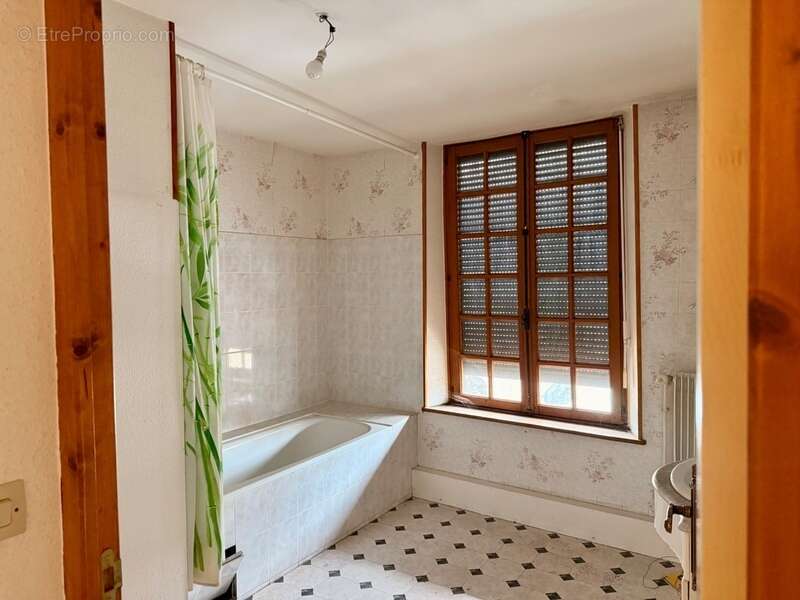 Appartement à WASSY