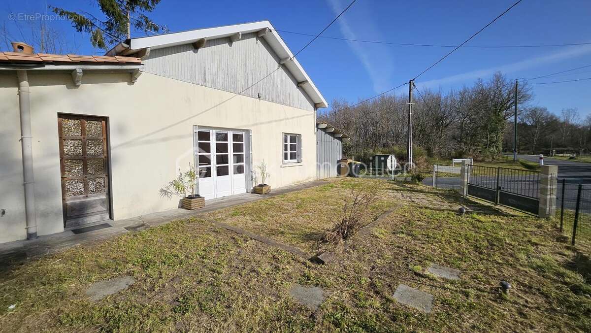 Maison à LAGORCE