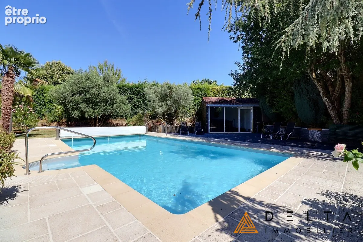 Maison 185 m² sur terrain de 1502 m² avec piscine - photo 6