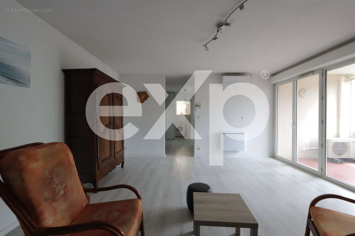 Appartement 64 m² à Cenon  - photo 8