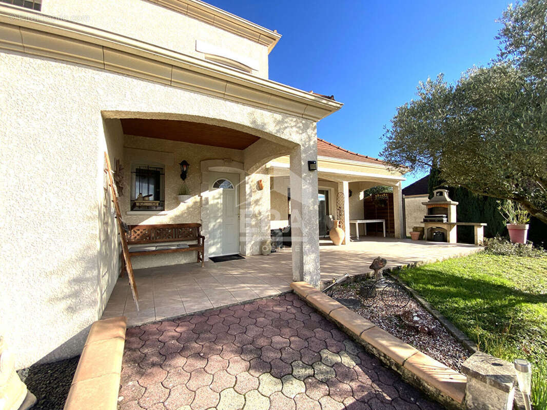 Maison à SERRES-CASTET