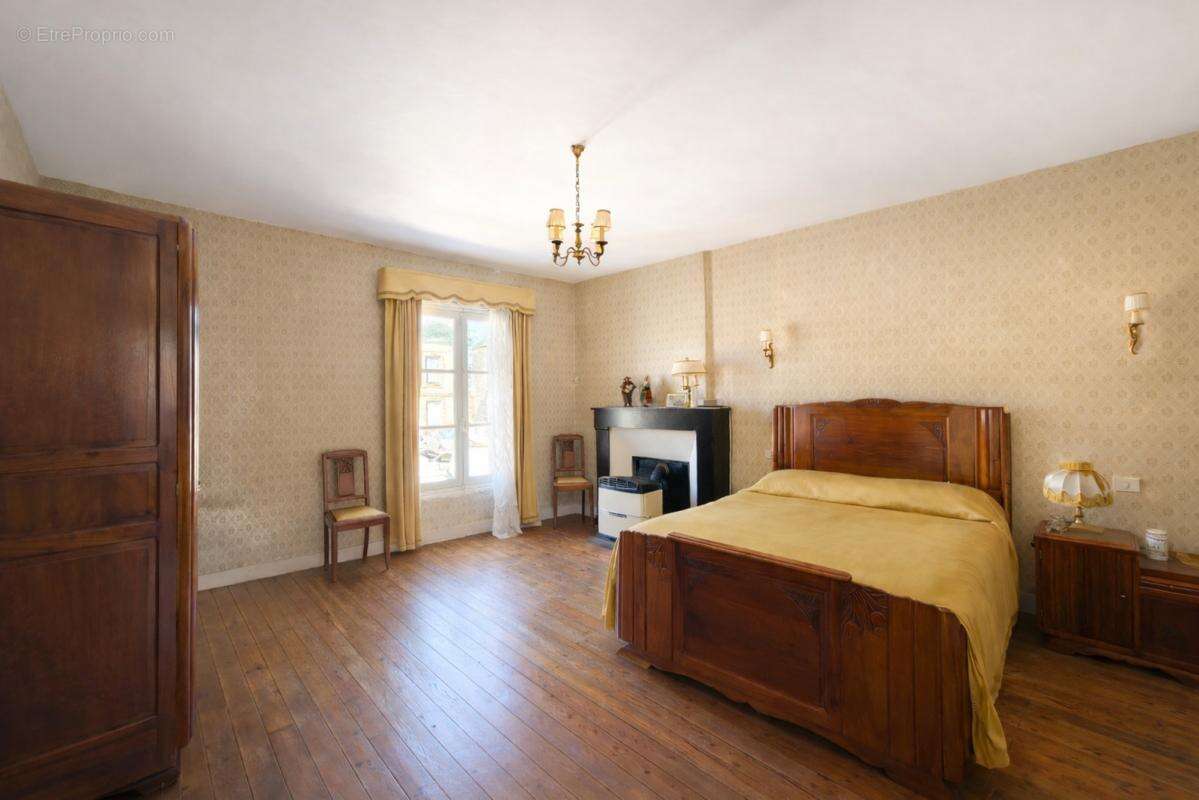 Maison à NEUILLE-PONT-PIERRE