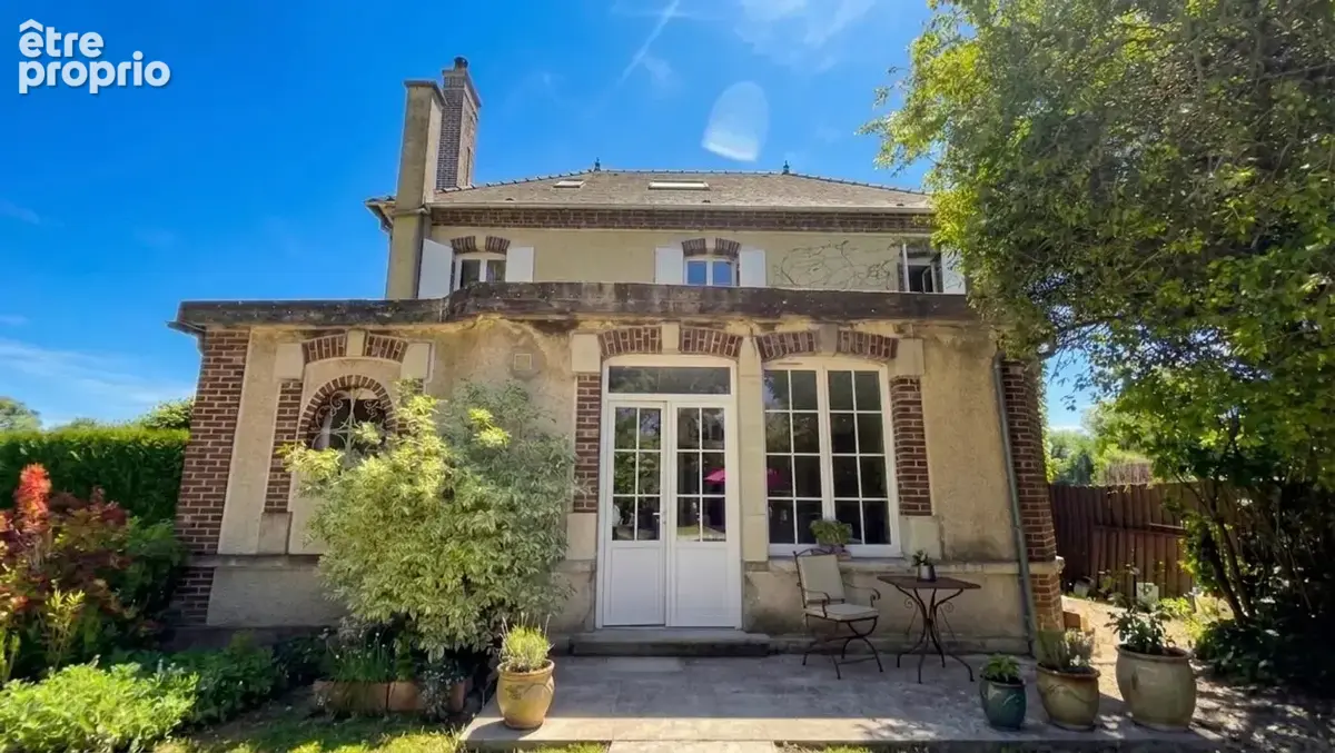 Maison de 8 pièces de 215 m² à Aix-Villemaur-Pâlis - photo 2