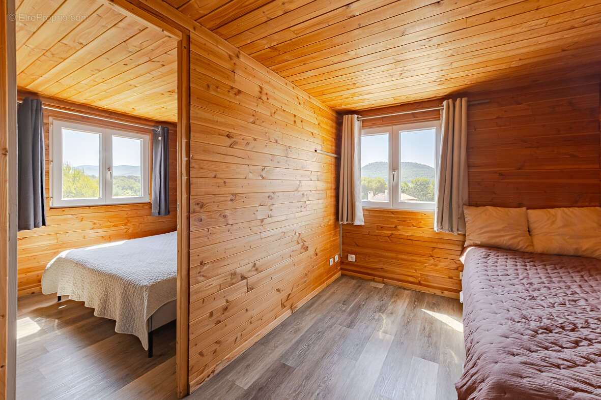 Roquefort-la-Bédoule   Maison de plain-pied sur un terrain de 2 832 m2 avec piscine et dépendances - photo 13