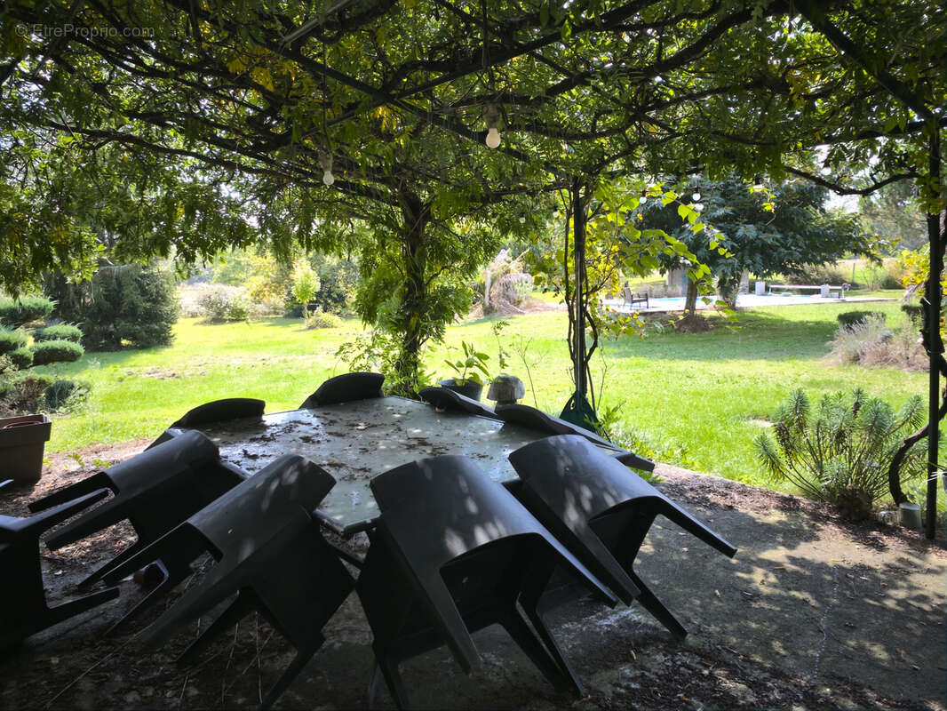 Élégante maison de campagne en pierre   280 m2 habitables   Parc arboré de 11,9 hectares - photo 13