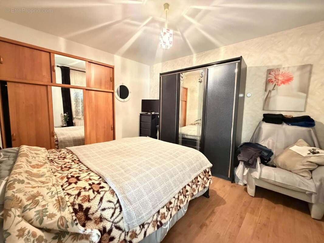 La deuxième chambre lumineuse de 13 m² - Maison à VESLUD