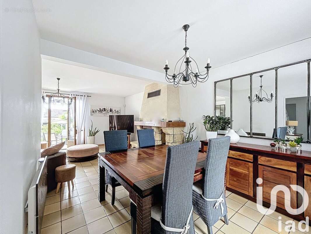 Photo 2 - Maison à PONTAULT-COMBAULT