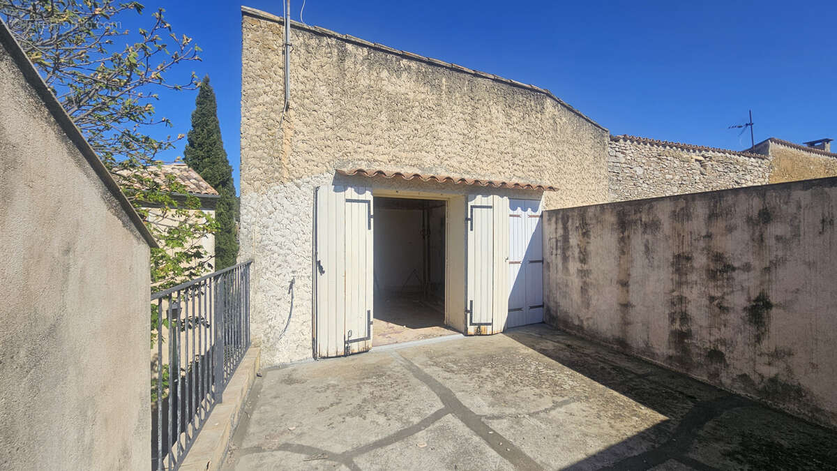 Maison à VILLES-SUR-AUZON