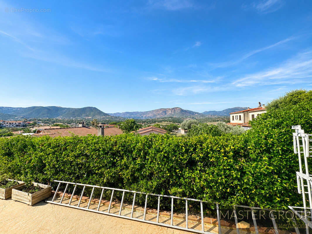 AJACCIO   Superbe villa de près de 200 m2 avec piscine, 6 chambres, deux appartements indépendants, garage et - photo 27