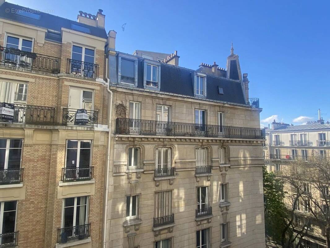 Appartement à PARIS-18E
