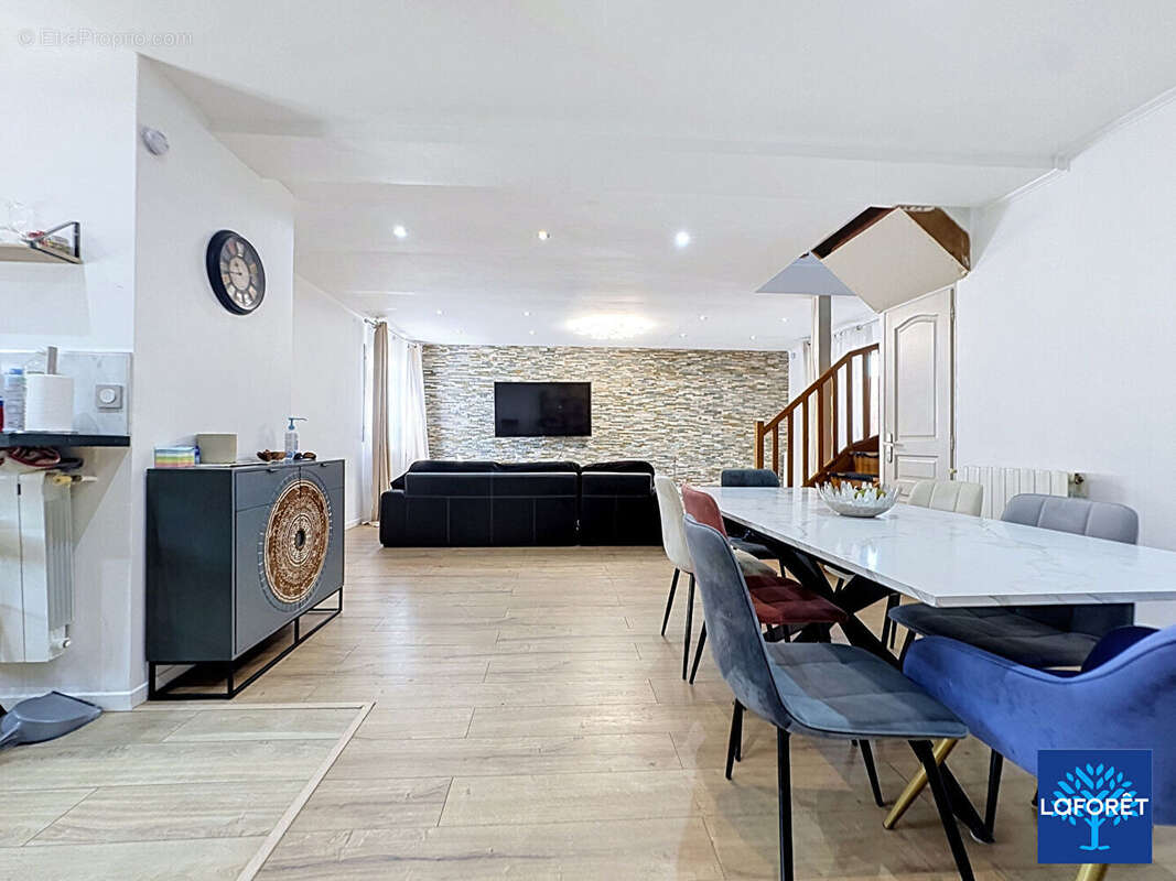 Appartement Neuilly Sur Marne 5 pièce(s) 113.06 m2 - photo 2