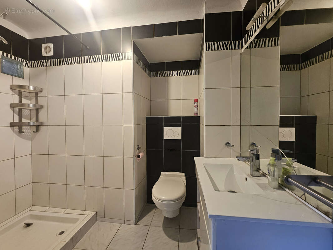 Appartement à L'ESCARENE