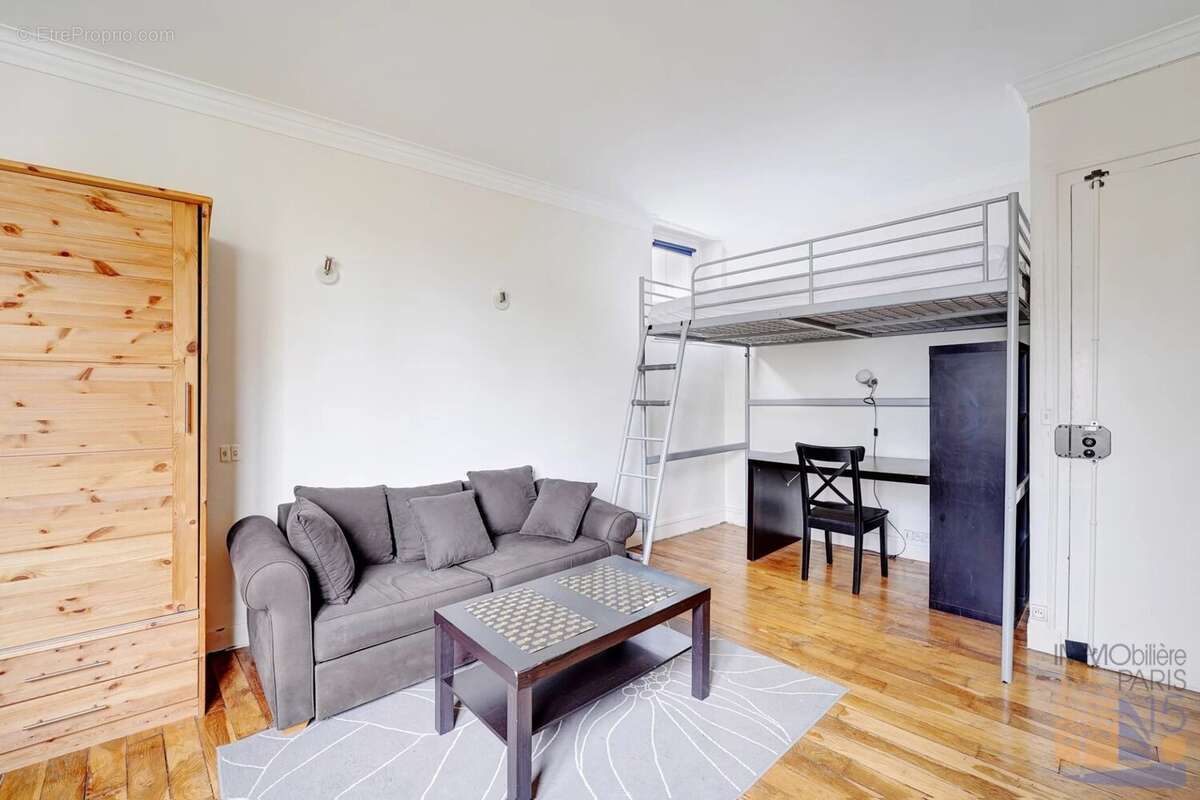 Appartement à PARIS-15E