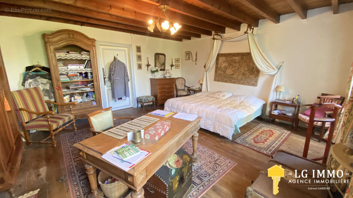 Maison à BOUTENAC-TOUVENT