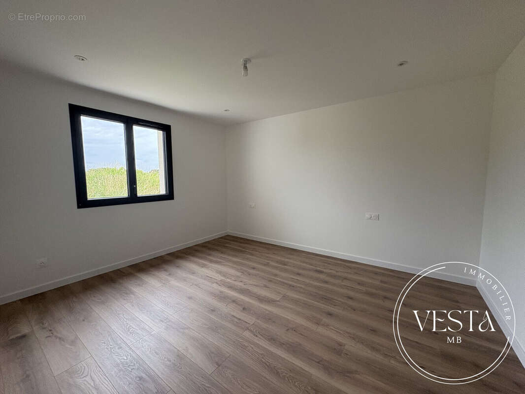 Maison 144 m² à Genlis  - photo 6