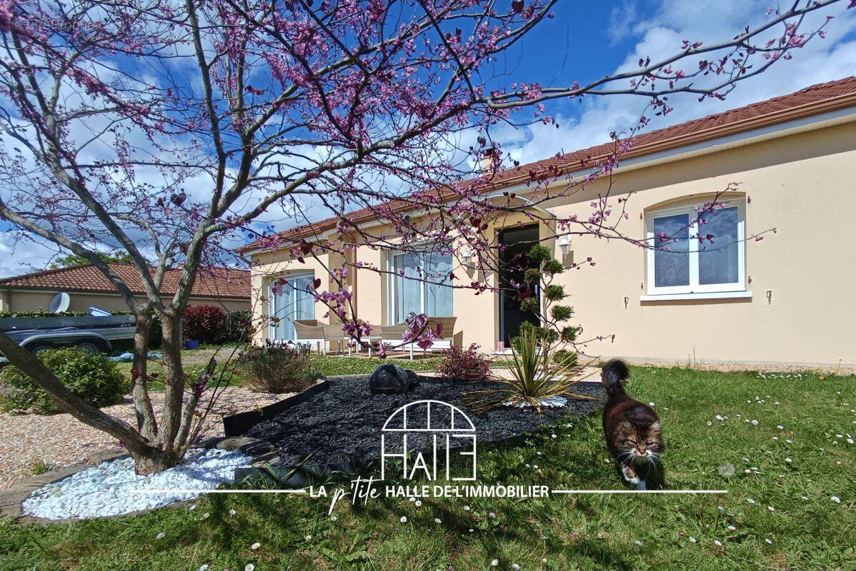 Maison à SAINT-HILAIRE-BONNEVAL