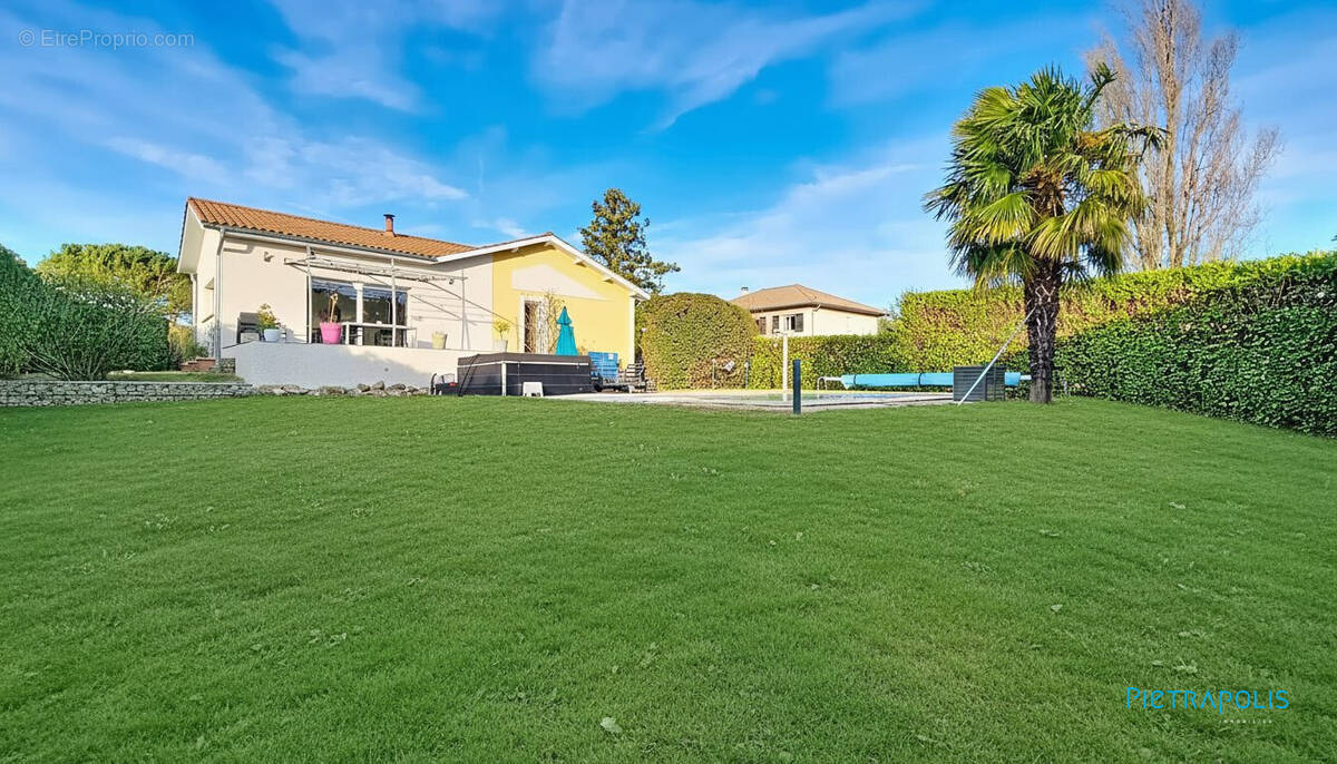 Maison à REVENTIN-VAUGRIS